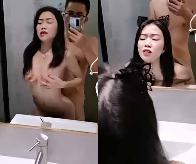 Me cachorrinho na frente do espelho para que eu possa ver meu prazer